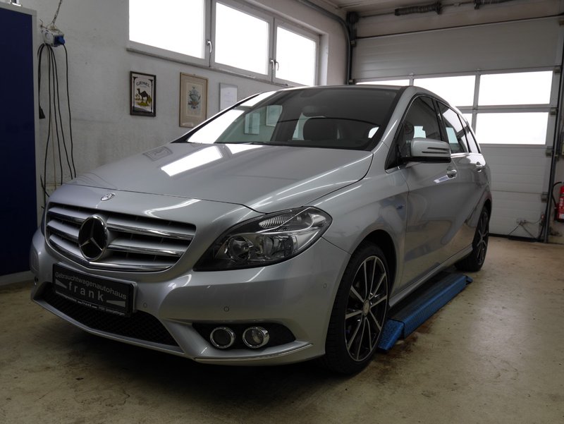 Mercedes-Benz B 200 1HAND,Park-Pilot,Kamera,Navi,1J.GARNATIE