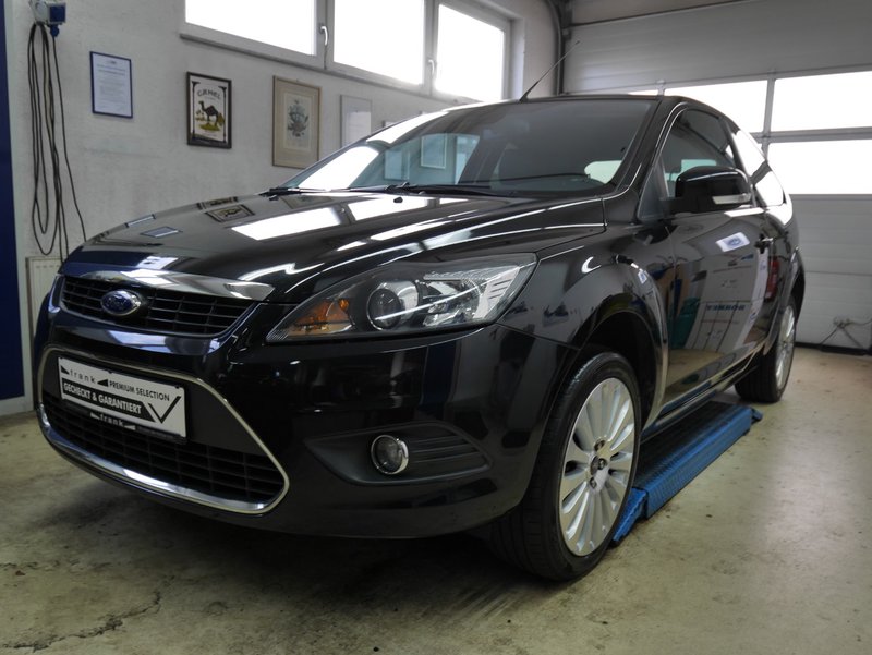 Ford Focus Titanium 1 HAND sehr gepflegt