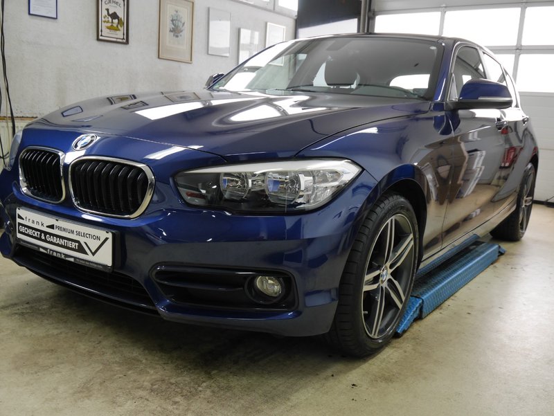 BMW 116d Sport Line NAVI,HARMAN KARDON,SHZ,PDC,1J.GARANTIE