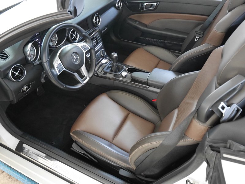 Mercedes-Benz SLK 200 BlueEFFICIENCY NEUWERTIG Leder BI-COLOR incl.1 J.GARANTIE