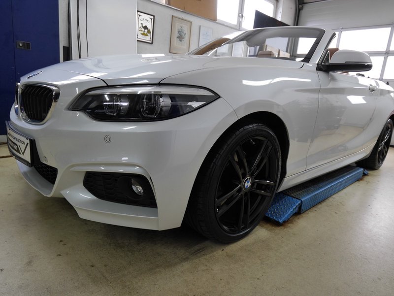 BMW 220 i M Sport mineral-weiss-met. 1J.GARANTIE