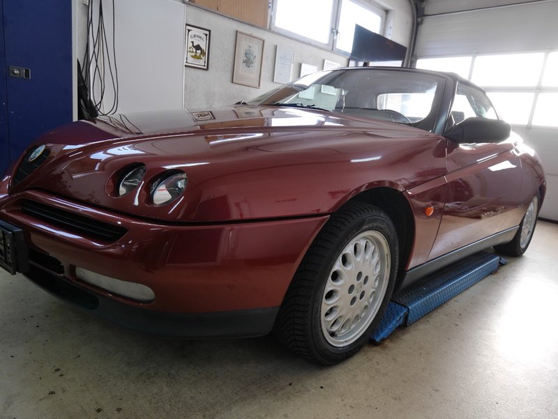 Alfa Romeo Spider 2.0 16V T.S mech.Verdeck, techn. sehr guter Zustand