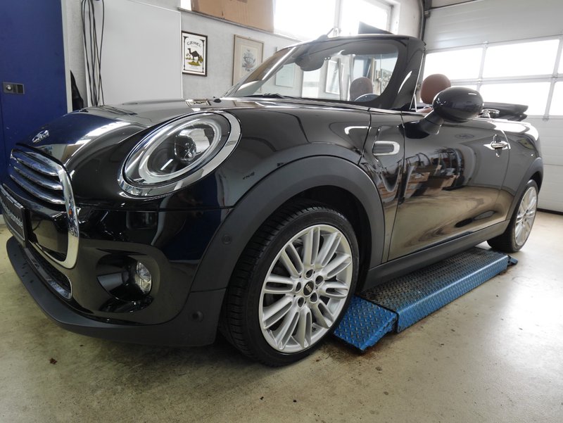 MINI Mini Cooper Cabrio KAMERA, NAVI; CAR-Play APEL,,LED,CHILLI II, GARANTIE
