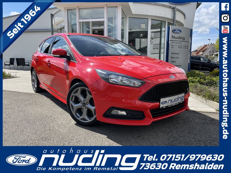 Ford Focus ST 2.0 EcoBoost Navi/PDC/SZH