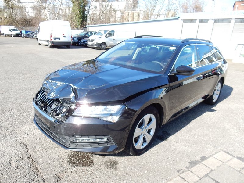 Skoda Superb Combi 2.0 TDI DSG Ambition 4x4 Navi. Klimaaut.