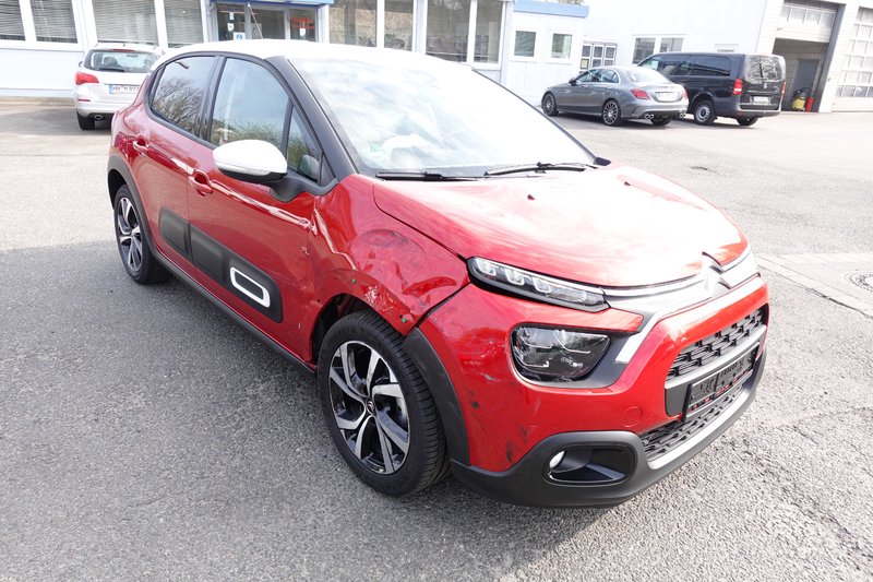 Citroen C3 Shine Pack 1.2 i Autom. Kamera. Klimaaut. Navi. SHZ. Alu.