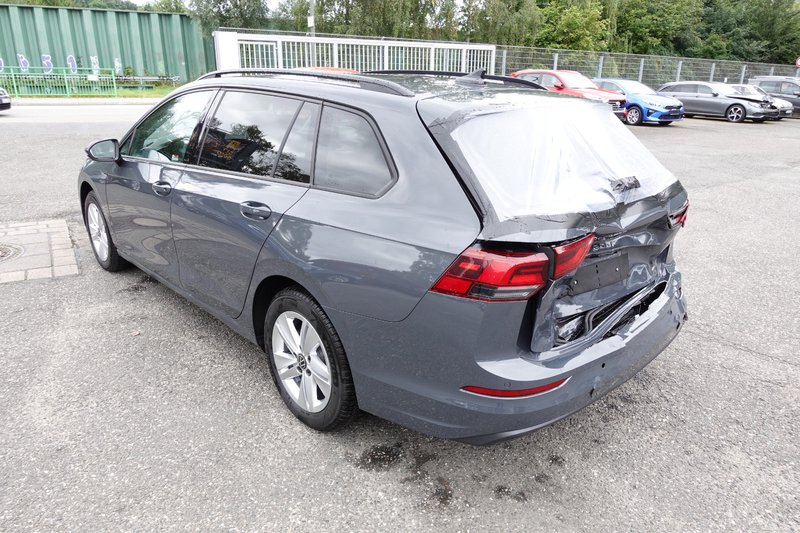 Volkswagen Golf VIII Variant 2.0 TDI DSG Life . Navi. Klimaaut. AHK. Alu. SHZ.