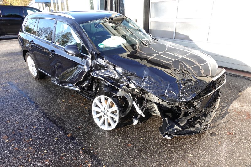 Volkswagen Passat Variant 2.0 TDI DSG Elegance Kamera. Navi. Klimaaut. SHZ.Alu. PDC.