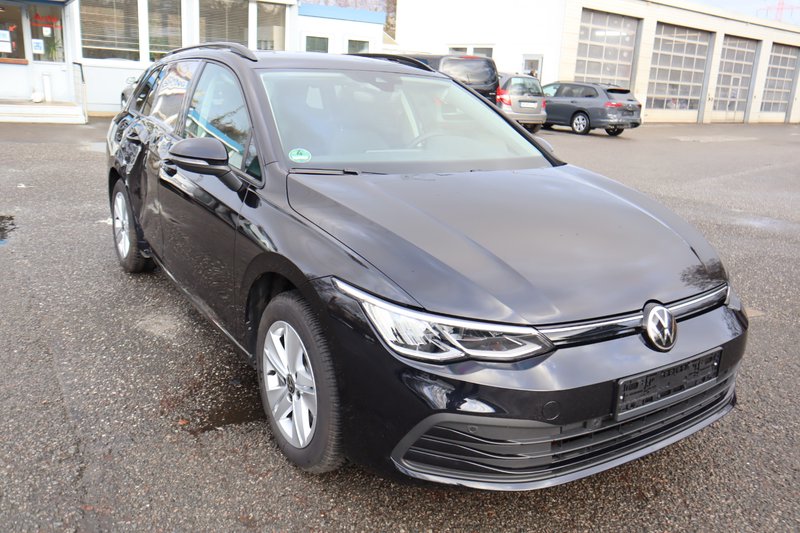 Volkswagen Golf 8 Variant 2.0 TDI Life Navi. Klimaaut. Alu. SHZ. PDC.