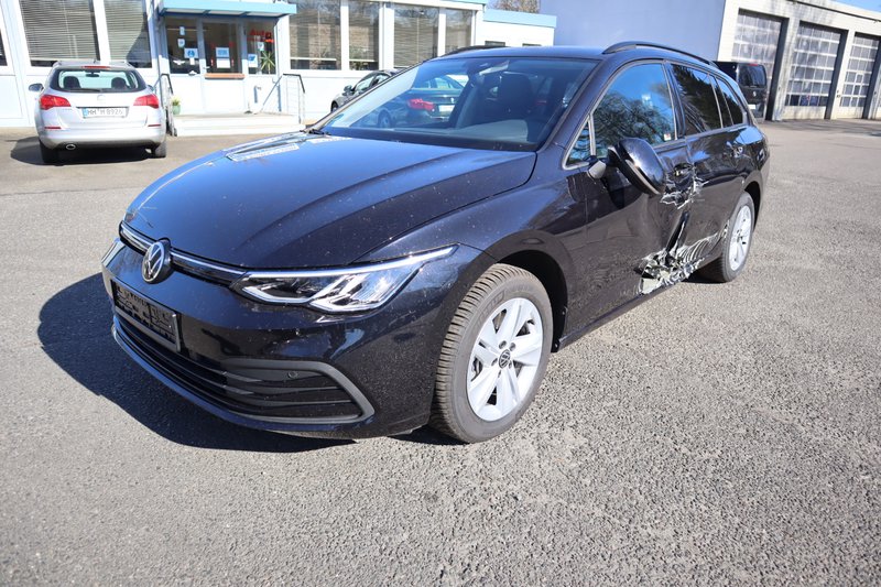 Volkswagen Golf VIII Variant 2.0 TDI Life Navi. Klimaaut. Alu SHZ. PDC.