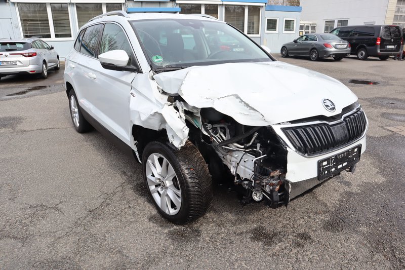 Skoda Karoq 2.0 TDIAmbition Kamera. Navi. Klimaaut. Alu. SHZ. PDC.