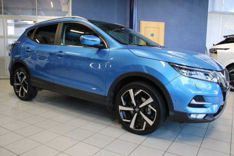 Nissan Qashqai 1.3 DIG-T Tekna +  LED/Navi/Panoramadach