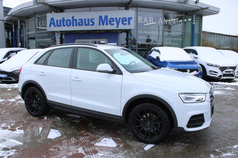 Audi Q3 2.0 TDI quattro S-tronic Navi/Xenon/Ahk/8 Fach Alu