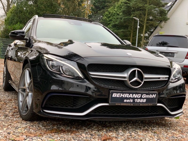 Mercedes-Benz C63 T AMG *PANORAMA*COMAND*KAMERA*KLAPPENAUSPUFF