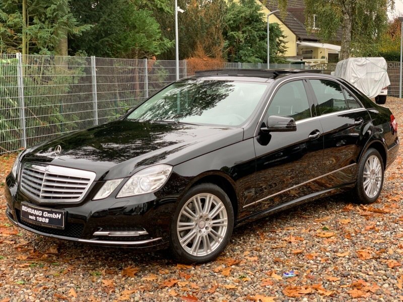 Mercedes-Benz E300 BlueTec Hybrid ELEGANCE *PANORAMA*36000KM*