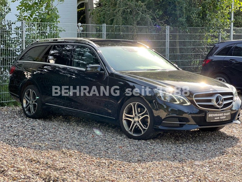 Mercedes-Benz E300T BlueTec Hybrid *DISTRO*PANO*AHK*LED-ILS*