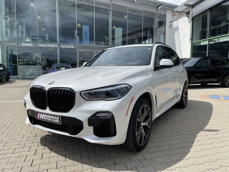 White BMW X5 40i M-Sport used, fuel Petrol and Automatic gearbox, 88.315 Km  - 61.000 €