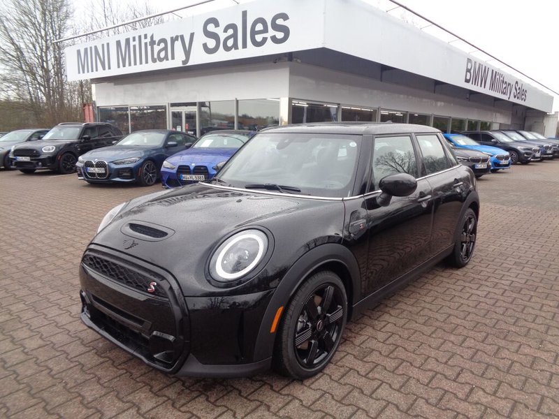 2022 MINI Hatch Midnight Black II - £31,995