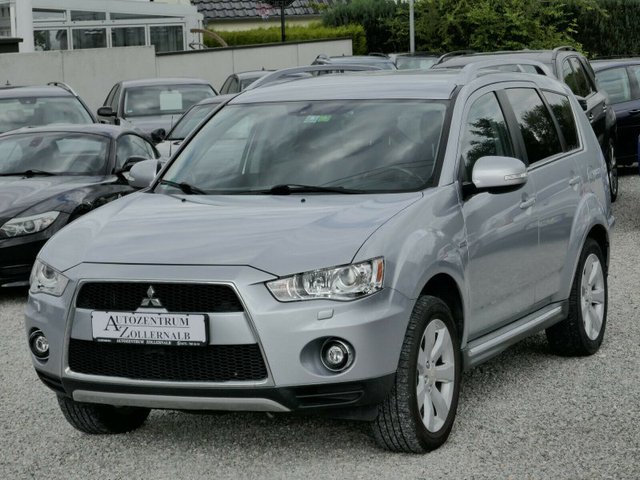 Mitsubishi Outlander 2.2 DI-D Intense 4WD TC-SST *7-SITZER*