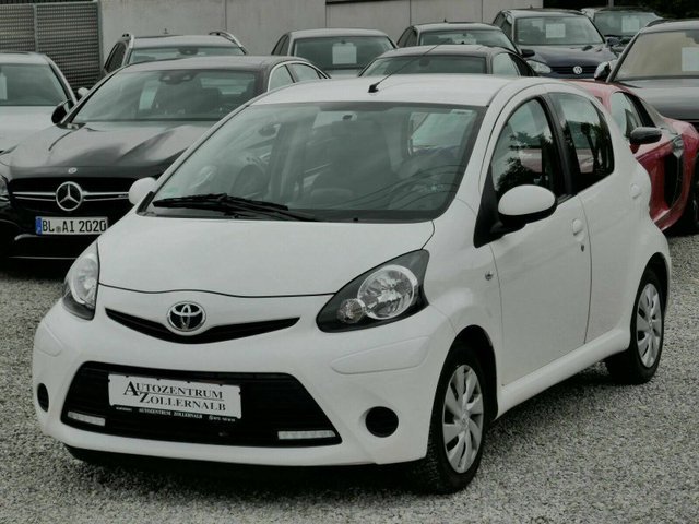 Toyota Aygo 1,0-l-VVT-i Connect *NAVI*WENIG KM*KLIMA*