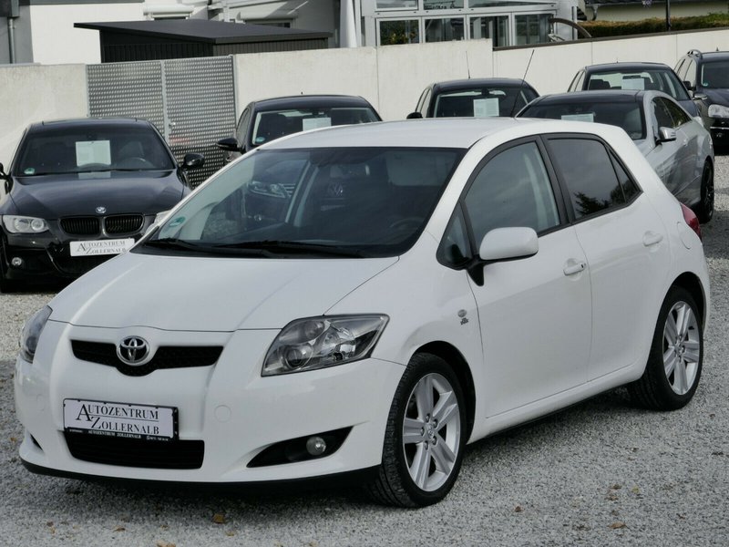Toyota Auris 2.2 D-CAT *XENON*ALU*KEYLESS*AHK*5-TÜRIG*