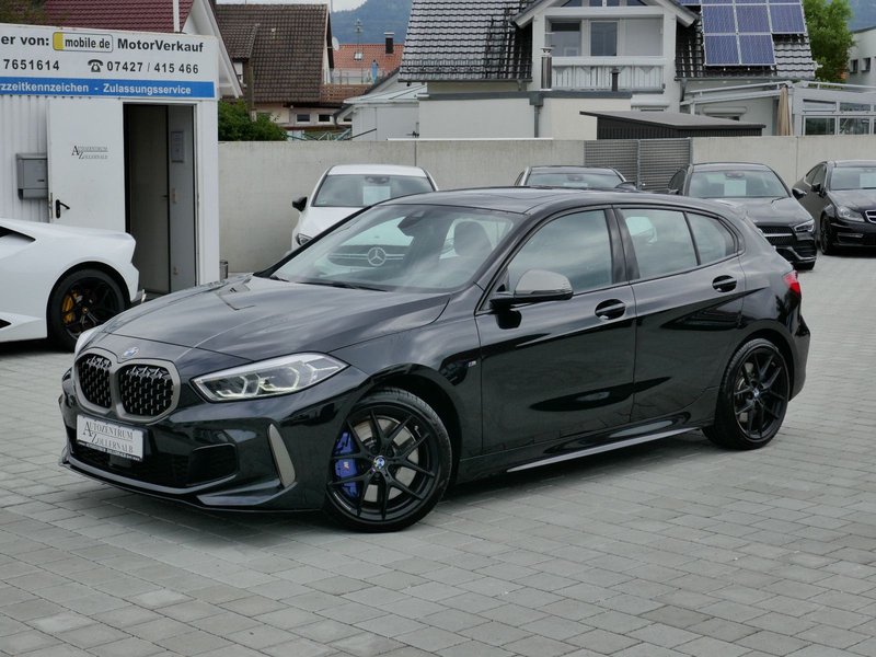 BMW M135i xDrive *LIVE-COCKPIT*PANORAMA*BUSINESS*SHZ
