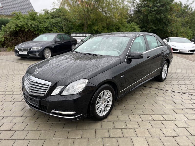 Mercedes-Benz E 220 CDI Lim. Aut. BlueEFF. *1.HAND*NAVI*XENON*