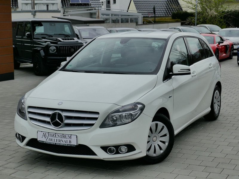 Mercedes-Benz B 180 *TÜV NEU*CHROM-PAKET*NAVI*SHZ*TOP ZUSTAND*