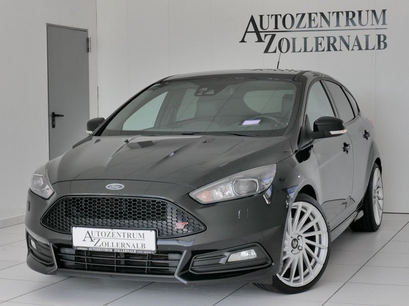 Ford Focus ST *19"-LM*LEDER-PAKET*EASY-DRIVER*LNKRDHZ