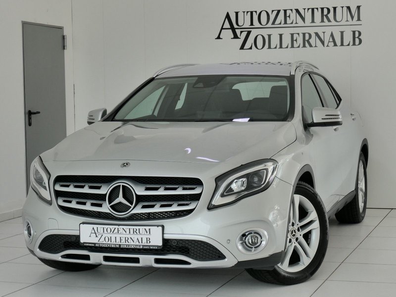 Mercedes-Benz GLA 200 7G-DCT Urban *1.HAND*WENIG KM*LED*NAVI*