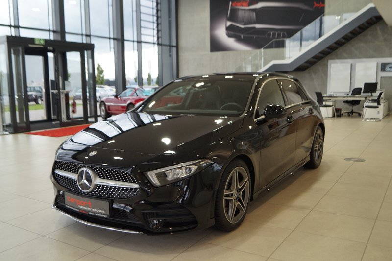 Mercedes-Benz A 220 4Matic AMG LED TEMPOMAT ALCANTARA PDC SHZ