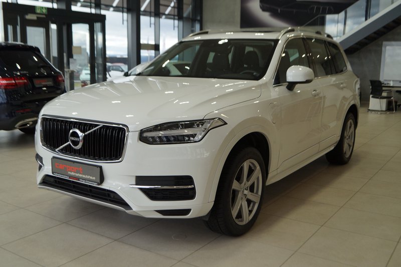 Volvo XC90 Momentum Plug-In Hybr AWD PANO 7-Sitze AHK