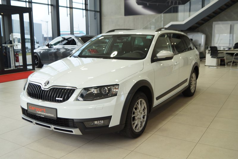 Skoda Octavia Combi Scout 4x4 DSG|AHK|Xenon|SHZ|