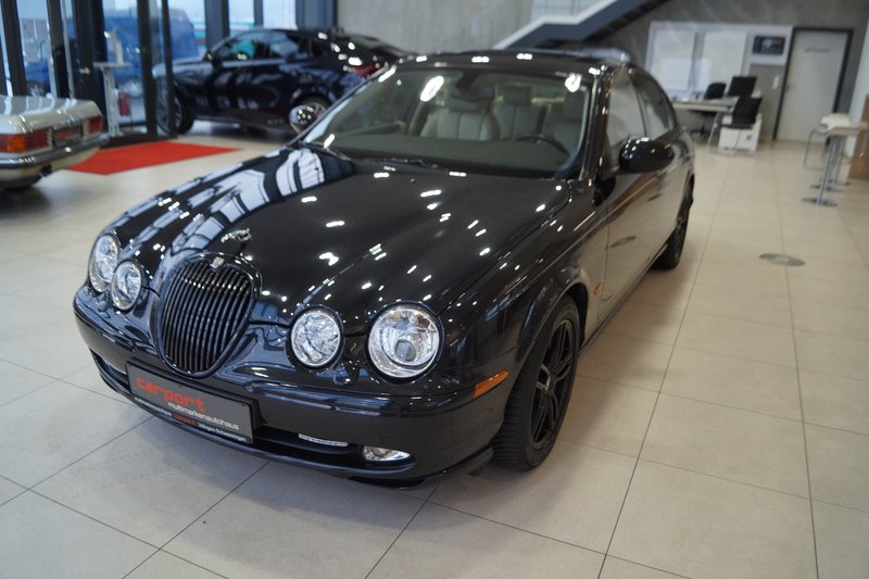 Jaguar S-Type 4.2 V8 Sport Glasdach NAVI SHZ PDC