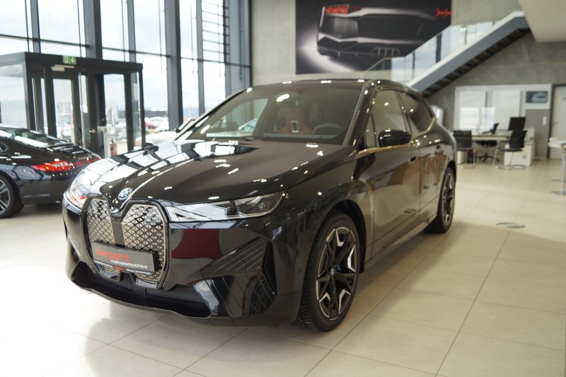 BMW iX 40 xDrive Sport LASER PANO SKY Lounge HUD AHK