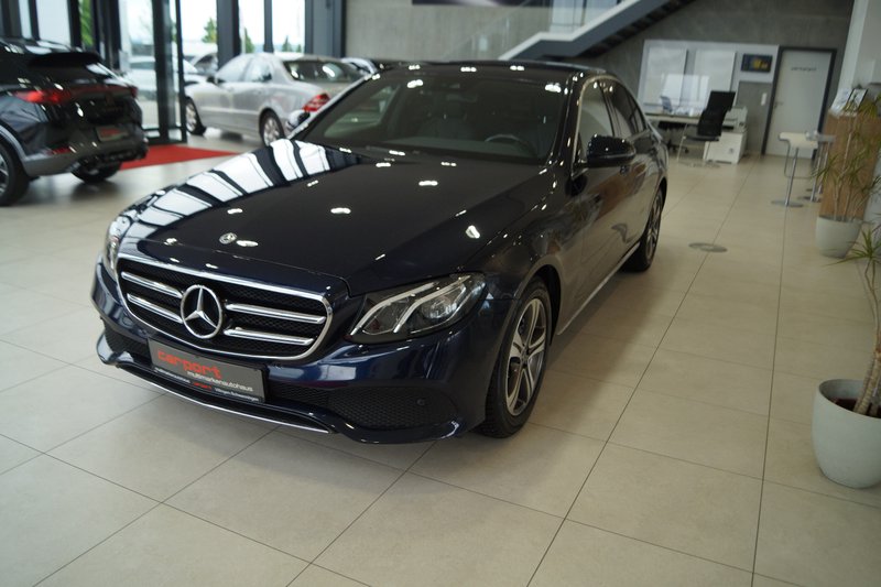 Mercedes-Benz E 220 D Avantgarde LED AHK TEMPO KAMERA COMAND