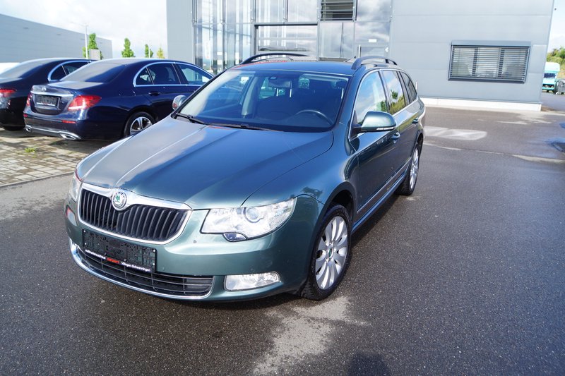 Skoda Superb Elegance 4X4 DSG NAVI AHK SHZ
