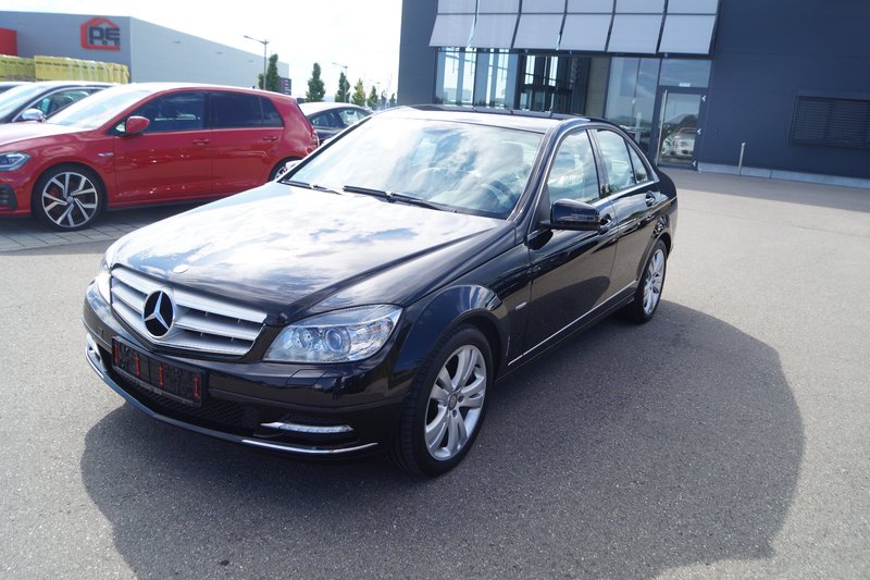Mercedes-Benz C 200 CGI BlueEff. Avantgarde NAVI SHZ PDC TEMPO