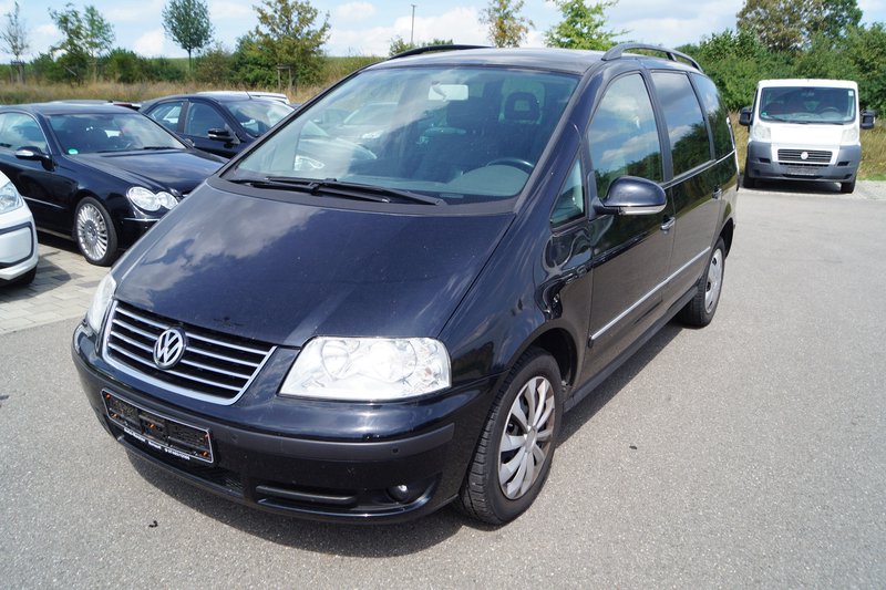 Volkswagen Sharan Trendline AUTOMATIK SHZ PDC TEMPO 7 Sitzer