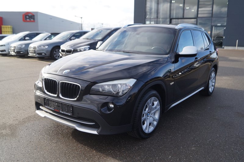 BMW X1 xDrive 20d BI-XENON X-Line AHK SHZ PDC LEDER