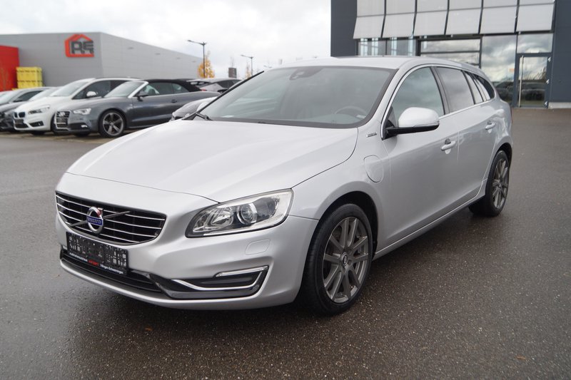 Volvo V60 Kombi Summum AWD D6 Plug-in-Hybrid NAVI SHZ