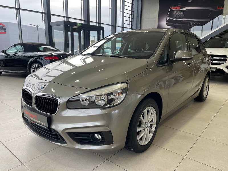 BMW 218 Active Tourer AUT PDC SHZ NAV