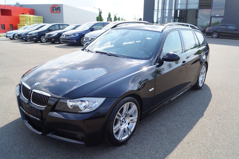 BMW 325i M SPORT PANO AUT. NAVI PDC BEHINDERTENGER.