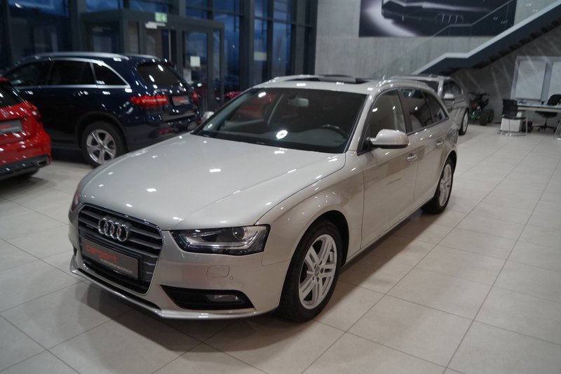 Audi A4 Avant 2.0 TDI quattro Attr. AUT. PANO NAVI