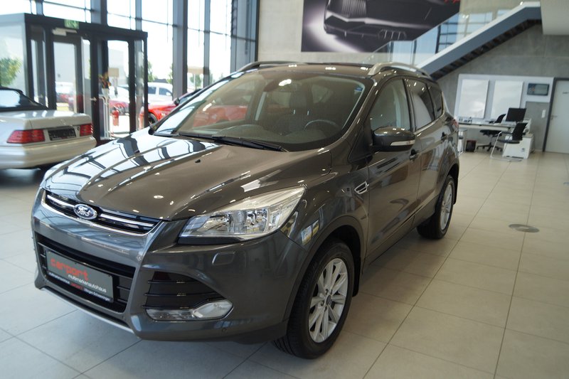 Ford Kuga Titanium 4x4 PDC SHZ AHK TEMPO SYNC