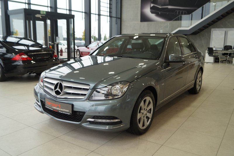 Mercedes-Benz C 180 CGI BlueEfficiency NAVI AHK TEMPOMAT PDC SHZ