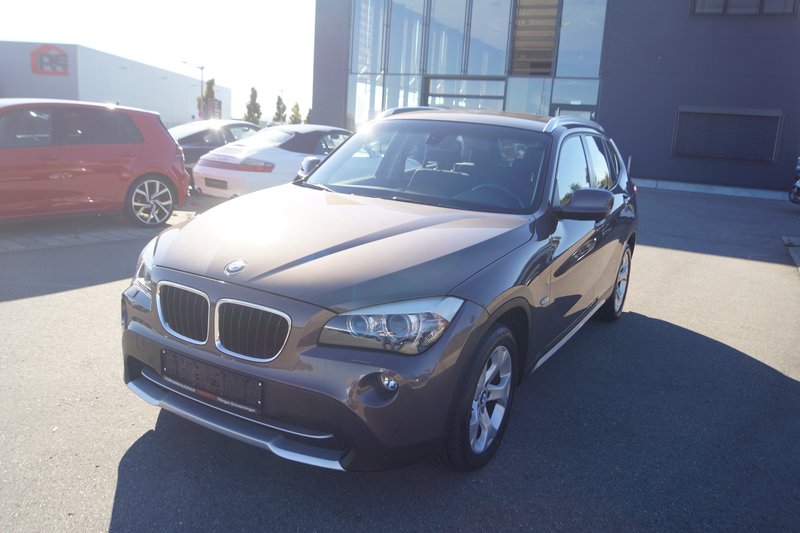 BMW X1 xDrive 20d AUTO. AHK XENON SHZ NAVI PDC TEMPO
