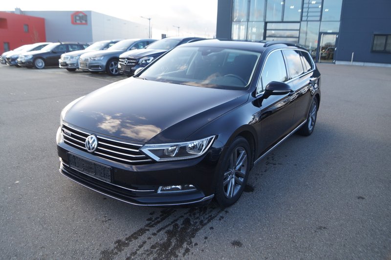 Volkswagen Passat Variant Comf. 4Motion ACC AHK DSG PDC SHZ
