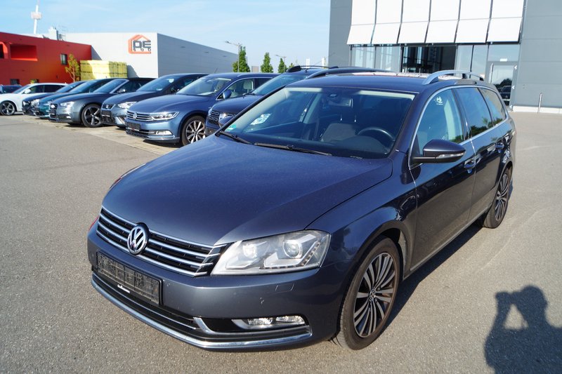 Volkswagen Passat Variant Highline BlueMotion DSG XENON AHK ALCANTARA PDC SHZ