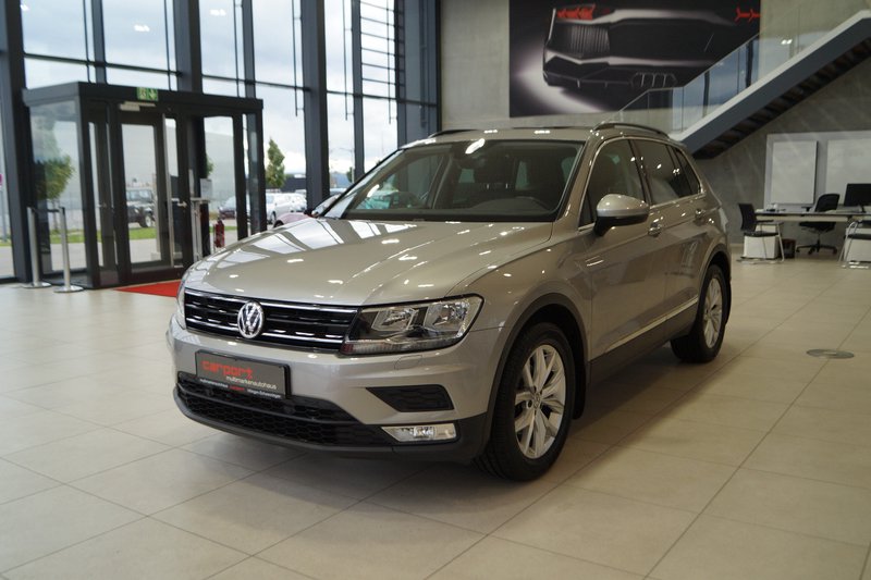 Volkswagen Tiguan STANDHEIZUNG PANO ACC SHZ NAVI PDC